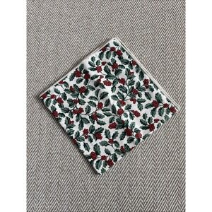 Longaberger Baskets Traditional Holly Napkin